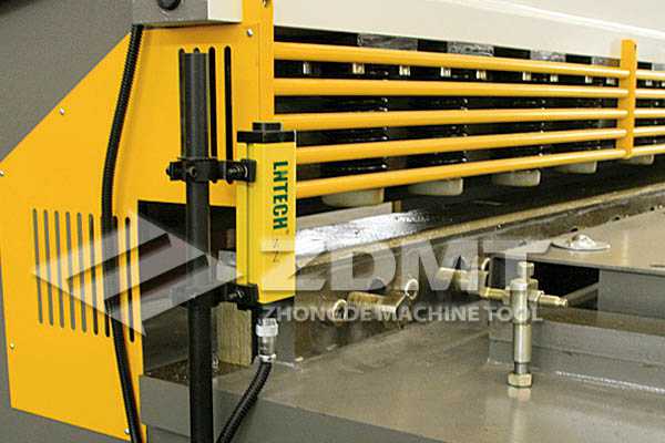 光電保護(選配).jpg 光電保護(選配).jpg