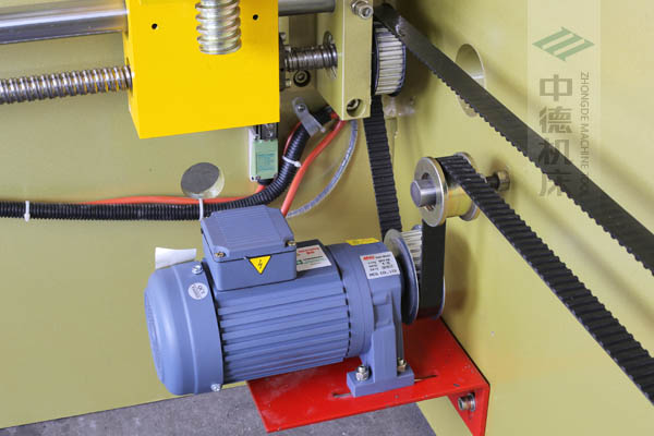 ZDP-4022強扭矩電機，后退料迅速，鋼絲同步帶精確更靜音.jpg