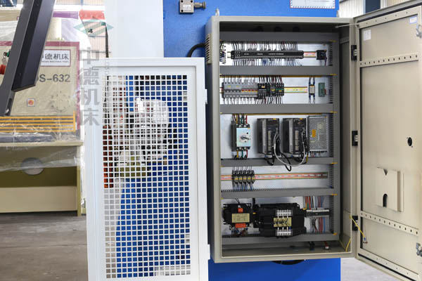 ZDPK-4015采用法國進(jìn)口施耐德元?dú)饧垢蓴_,穩(wěn)定耐用壽命長.jpg ZDPK-4015采用法國進(jìn)口施耐德元?dú)饧垢蓴_,穩(wěn)定耐用壽命長.jpg